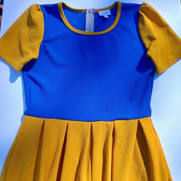 LuLaRoe Amelia Dress Blue Yellow Colorblock Snow White Halloween Disneybnd Sz M - Picture 1 of 5